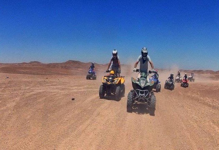 Agafay Luxury Camp  : QUADE Bike et Dinner & Spectacle / Déjeuner